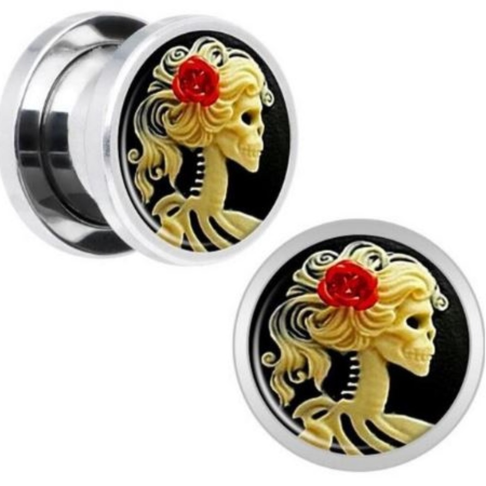 The Empress Skull Stainless Steel plugs 6mm